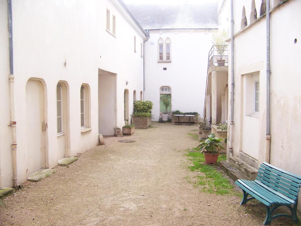 Château Néo-Gothique: Charming Studio with Wi-Fi and Free Parking Orleans Exterior photo